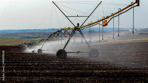 Irrigação Pivo Central - central pivot irrigation