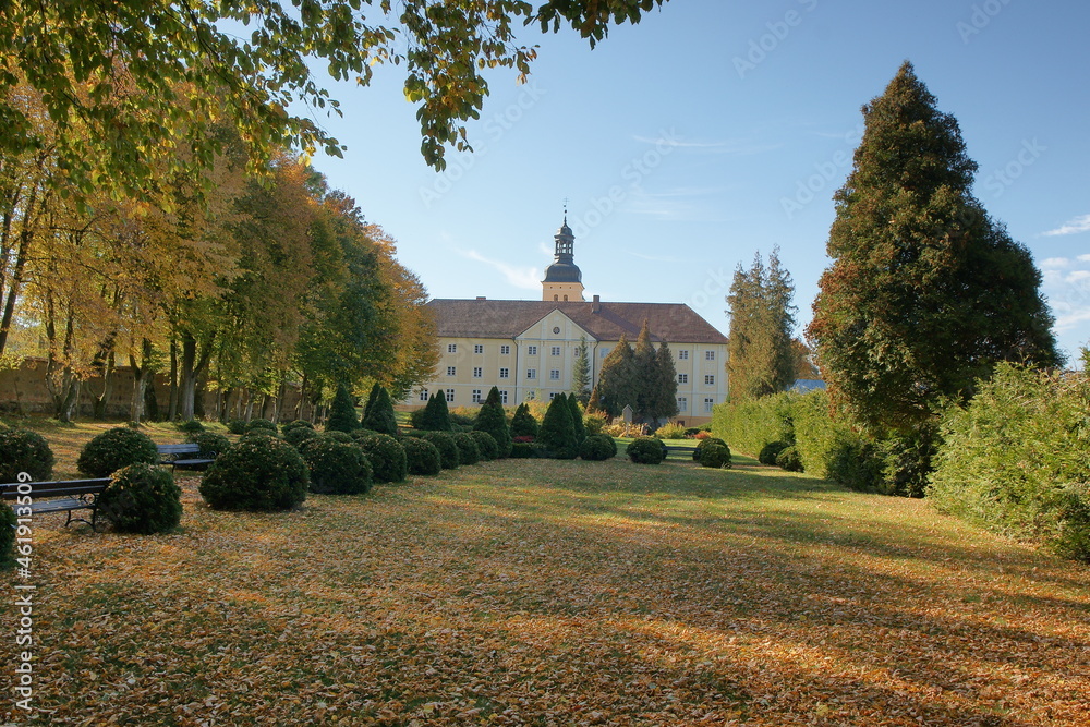 Obraz premium Stoczek Klasztorny. Sanktuarium Maryjne. Księża Marianie. Polska - Mazury - Warmia.