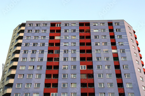 Stare komunistyczne wieżowce  bloki z wielkiej płyty w europie wschodniej photo