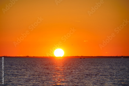 Fototapeta Naklejka Na Ścianę i Meble -  Florida Tampa bay sun set landscape	