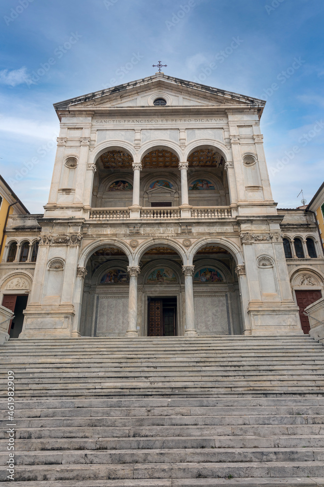 Naklejka premium The Cathedral of Santi Pietro e Francesco In Massa Carrara
