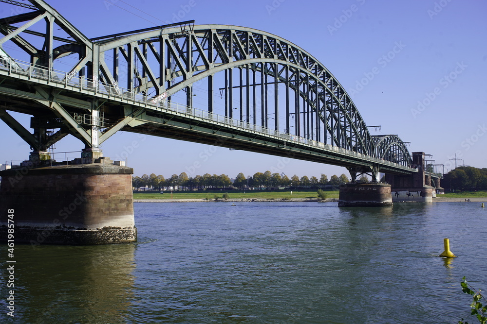 The south bridge is a bridge over the Rhine in Cologne, Germany. The south bridge is the two-track rail, pedestrians and cyclists. Since its construction, it is mainly used by freight to complete.
