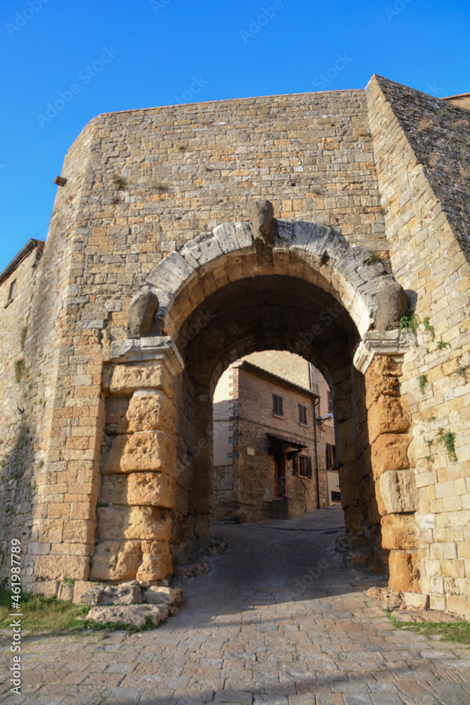 Porta all’Arco Altstadt von Volterra Toskana