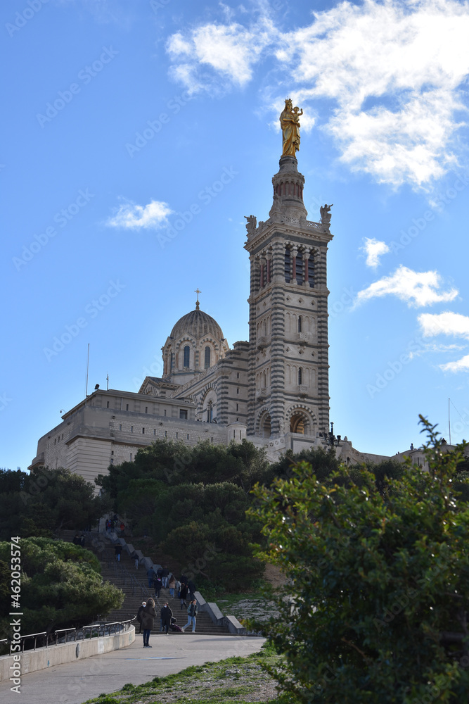 visit of the monuments of Marseille, basket district