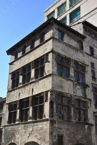 visit of the monuments of Marseille, basket district