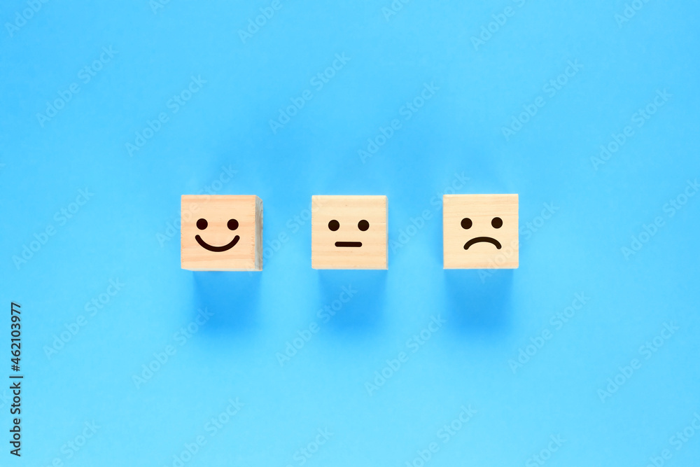 積み木に笑顔と真顔と怒り顔 1 積み木に笑顔と真顔と怒り顔 1