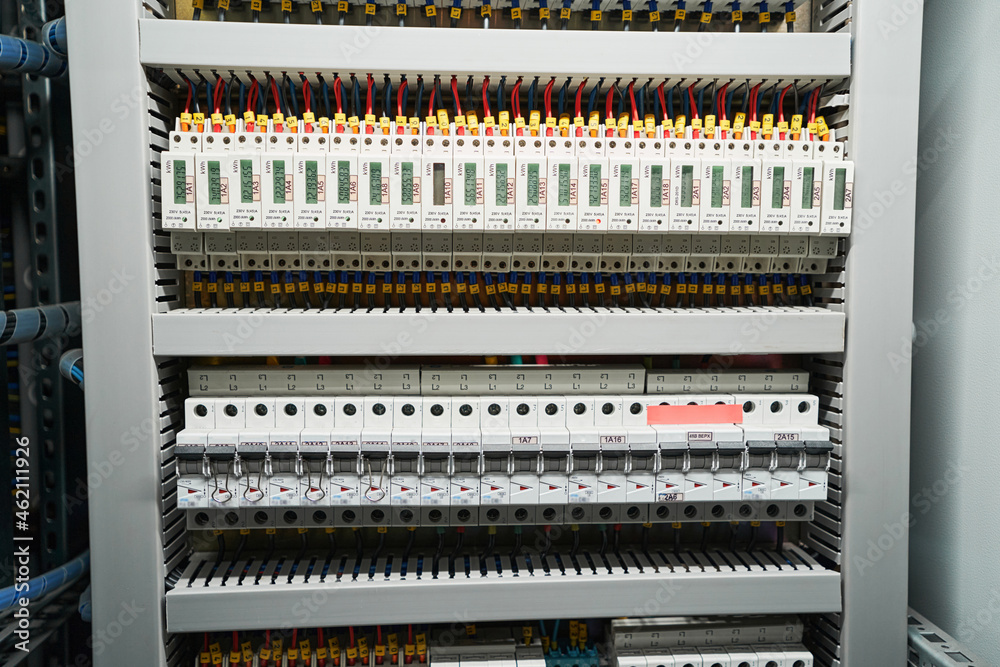 Control unit for uninterruptible electric power supply to data center Control unit for uninterruptible electric power supply to data center