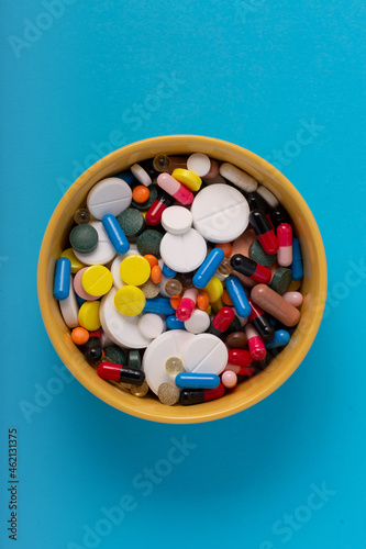 Fotografi Many medical pills and capsules