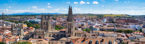 Panorámica de la catedral gótica de Burgos, España