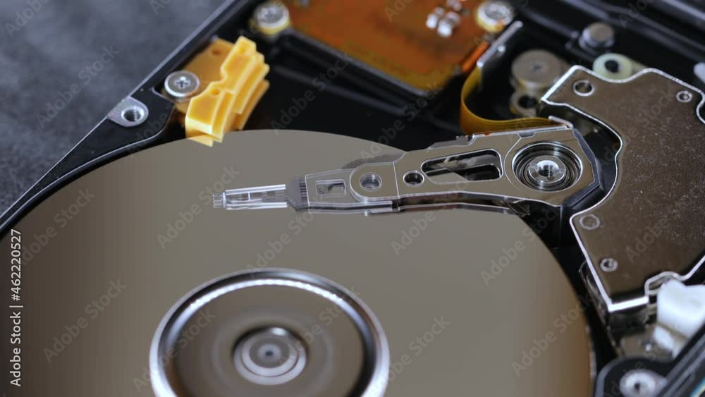 Harddisk moving head writing data on disc Harddisk moving head writing data on disc