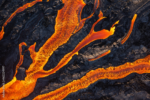 Fotografija Patterns of lava from an active volcano eruption