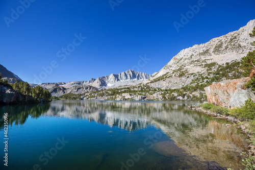 Fototapeta Naklejka Na Ścianę i Meble -  Mountains lake