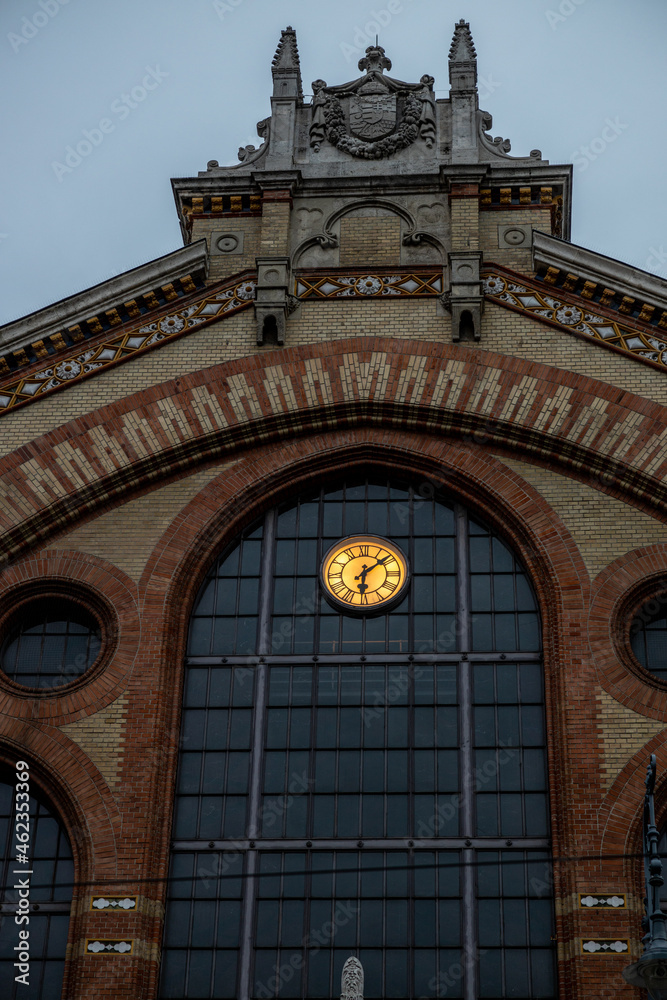 Fototapeta premium Facade from big food market in Budapest at night