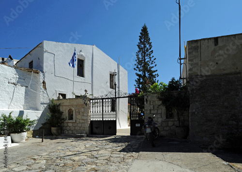 Entrée ouest du monastère d'Agarathos à Sampas près de Thrapsano en Crète photo