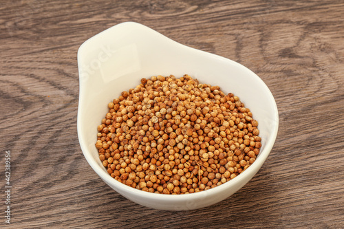 Coriander seeds in the bowl