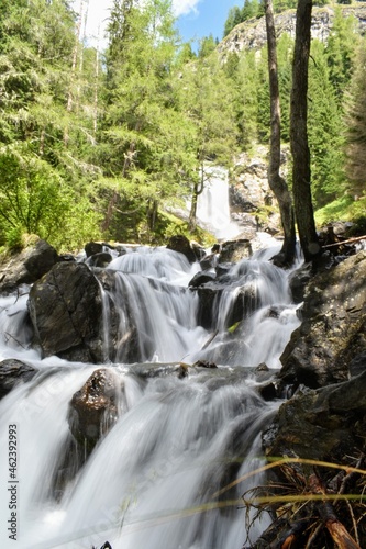 Val di Rabbi, nel parco Nazionale dello Stelvio, Cascate del torrente Saent, tempi lunghi di esposizione, effetto seta photo