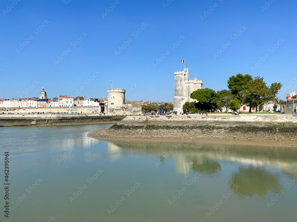 Entrée du vieux port de La Rochelle, Charente-Maritime