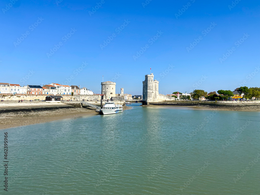 Entrée du vieux port de La Rochelle, Charente-Maritime