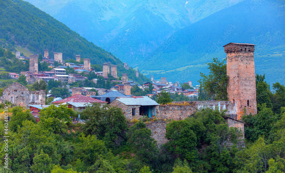Obraz premium Mountain village with ancient towers at dusk - Mestia, Svaneti, Georgia