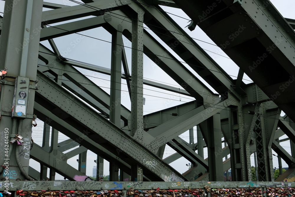 FU 2020-06-10 Deutz 475 Metallkonstruktikon einer Brücke