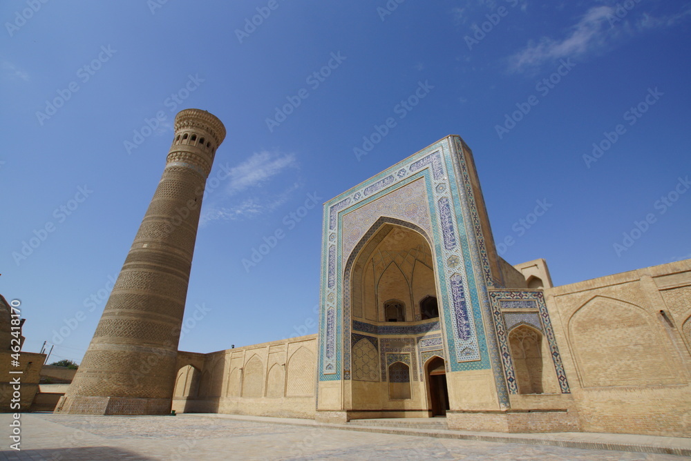 ウズベキスタン・ブハラ　カラーンミナレットとカラーンモスク