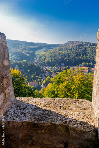 Burgruine Scharfenburg im herbstlichen Kleid bei Thal - Thüringen