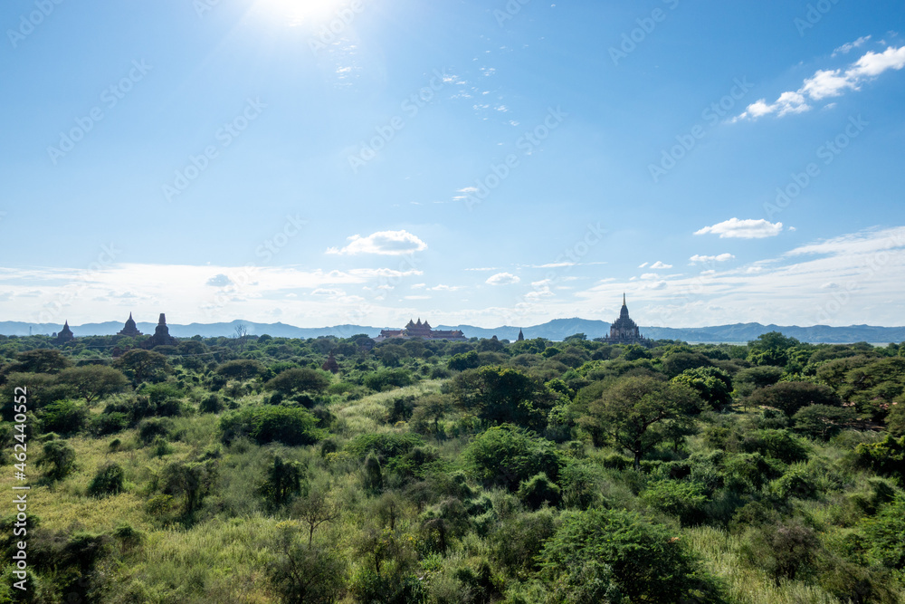 Fototapeta premium view of the city in Bagan, Myanmar 