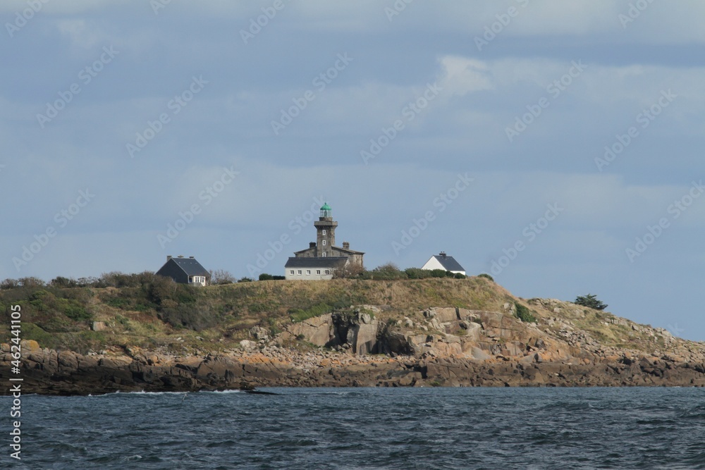 le phare des îles Chausey en Normandie,baie du mont Saint-Michel