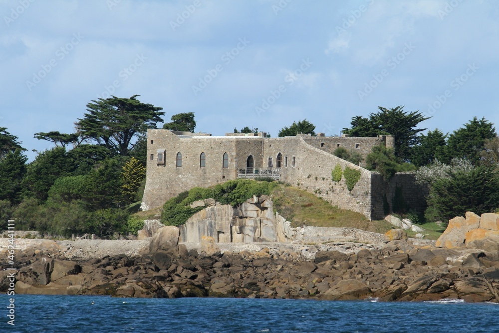 le château Renault sur l'île Chausey, archipel en Normandie dans la Manche