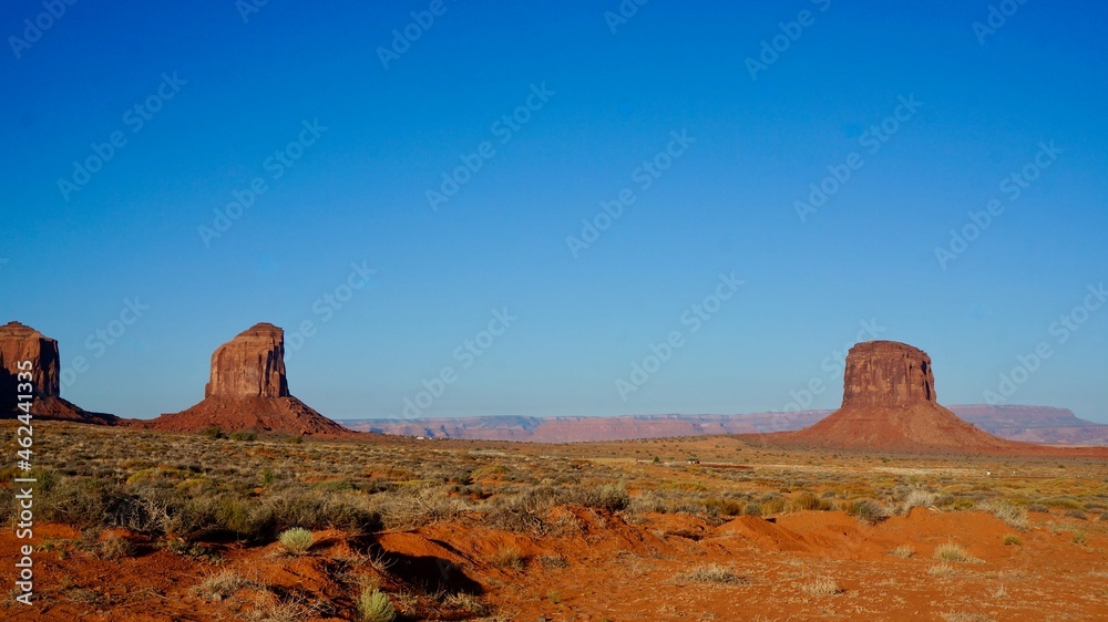 Monument Vally,Mitchelle Butte.Wide.
Monument Valley on the American Indian Reservation near Utah and Arizona in the western United States.
Mitchelle Butte in the morning sun.