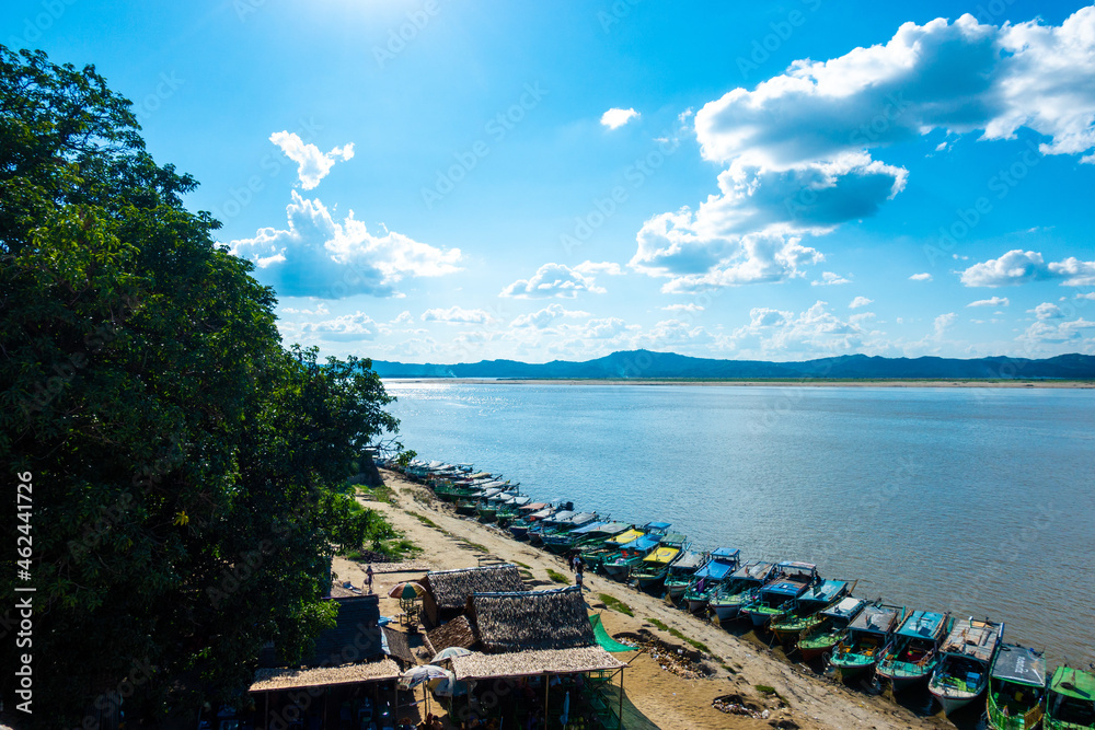 Fototapeta premium view of the river in Bagan, Myanmar 