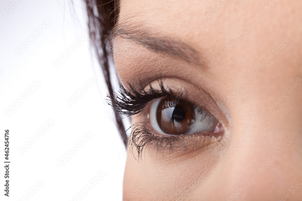 Naklejka premium Eye of the brunette