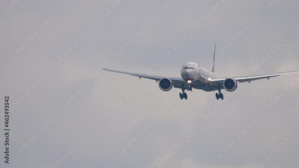 Wide body airliner approaching before landing