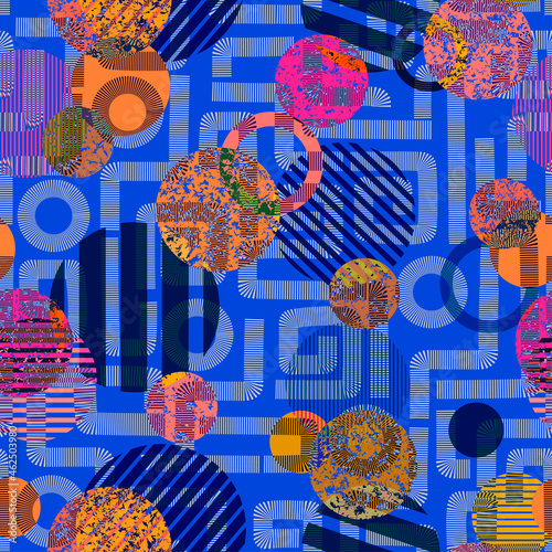 Geometric seamless pattern with circles and rings. Retro 80s background. Vector