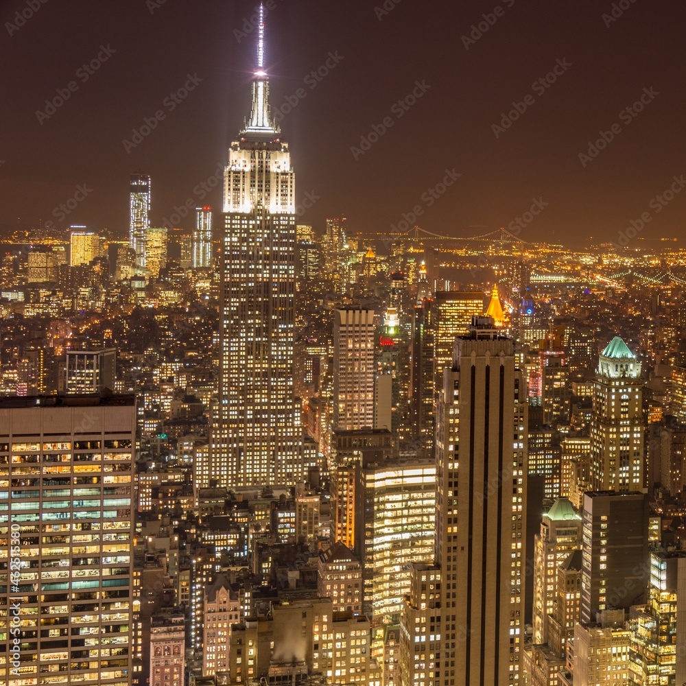 Obraz premium View of New York Manhattan during sunset hours