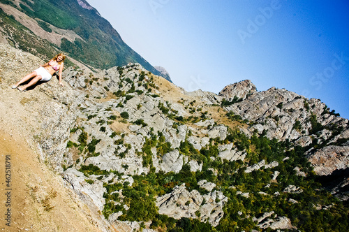 Fototapeta Naklejka Na Ścianę i Meble -  climber on the top of mountain