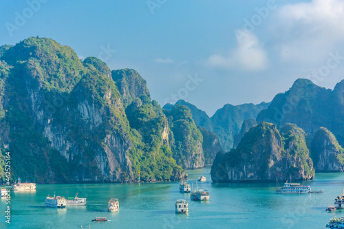 Ha Long Bay landscape, Vietnam © Stefano Zaccaria