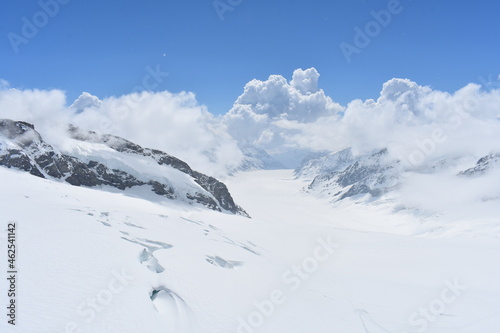 Obraz na płótnie Snowy mountains w salonie
