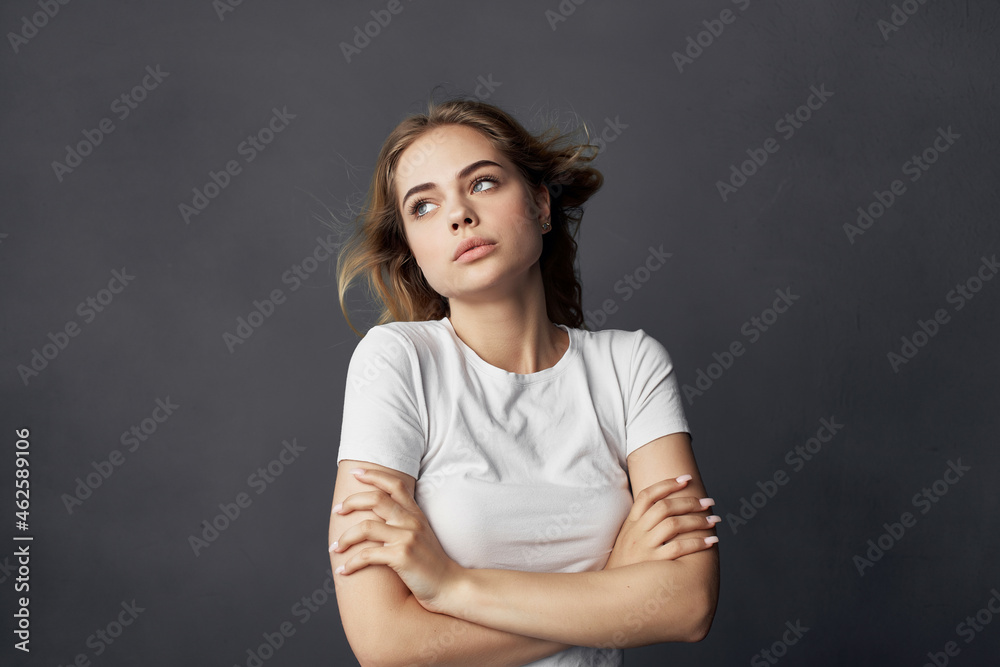 pretty woman hairstyle fun Studio dark background