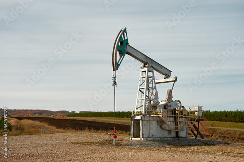 Technological oil and gas production. Production, transportation and processing of oil and gas. Production for the world's population.