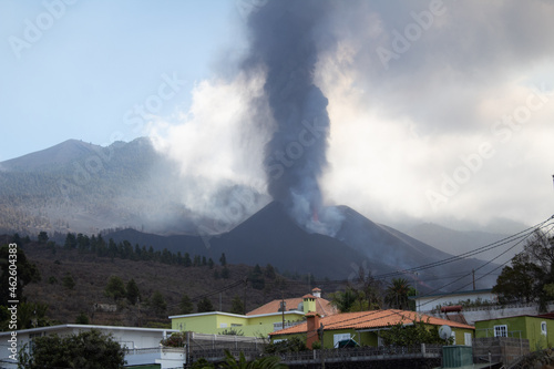 Photo of La Palma 2021 volcano eruption photo