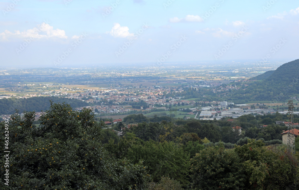 wide panorama of Padan Plain in Italy - obrazy, fototapety, plakaty 