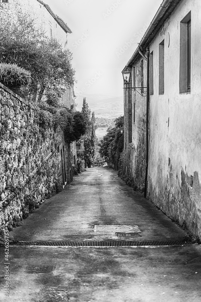 Φωτογραφία Medieval streets in the town of Pienza, Tuscany, Italy