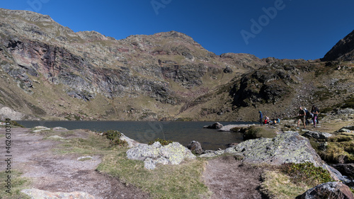 Ordino, Reserva de la Biosfera: Los lagos de Tristaina , un grupo de 3 lagos en el Norte de Andorra ,en el Circo de Tristaina , provincia de Ordino , 2306 m altitud, Andorra. Paisaje de alta mo 