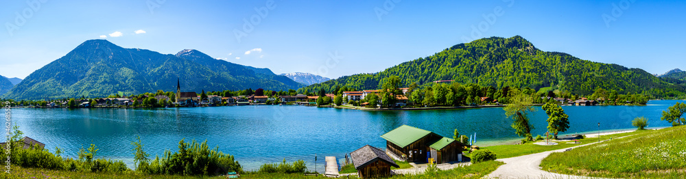 Naklejka premium landscape at the lake tegernsee
