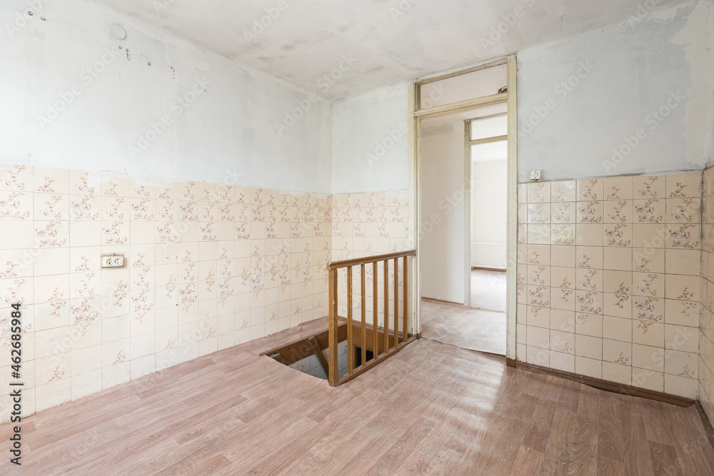Fototapeta premium unfurnished house or apartment in bright colors