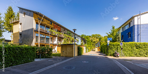 Germany, Baden-Wurttemberg,ÔøΩFreiburgÔøΩimÔøΩBreisgau, Solar Settlement atÔøΩSchlierbergÔøΩin spring