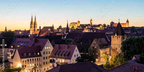 Germany, Bavaria, Nuremberg, Historical old town at dusk withÔøΩNuremberg CastleÔøΩin background