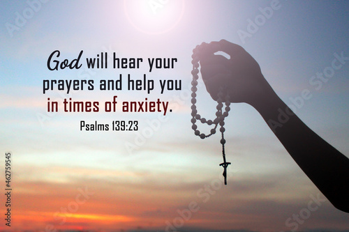 Cuadro en lienzo Bible verse inspirational quote - God will hear your prayers and help you in times of anxiety