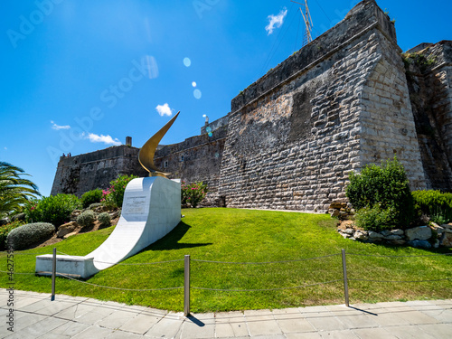 Portugal, Lisbon District, Cascais, Fortified walls of Citadel of Cascais in summer
